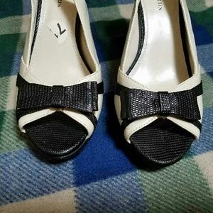 Anne Klein Heels Black/Cream Open Toe Sz. 7M